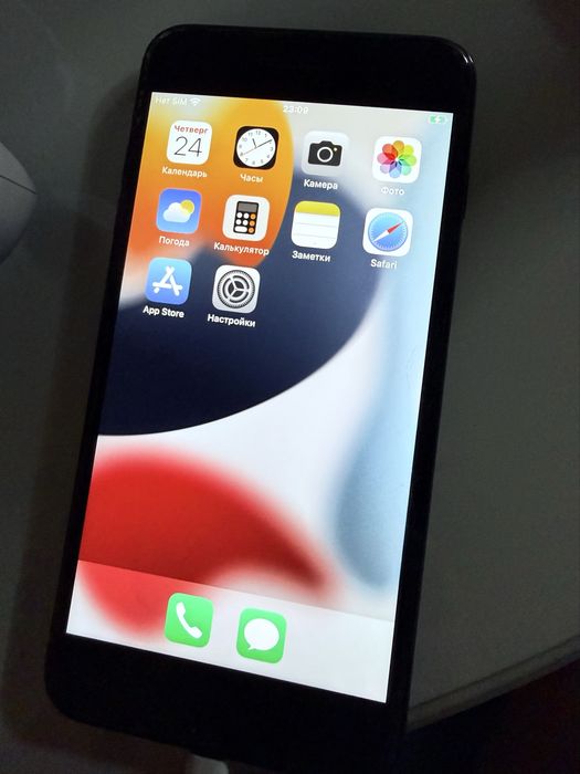 Продам Apple iPhone 7 Plus 128Gb Jet Black