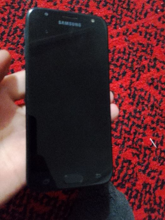 Samsung.   J3 Qora