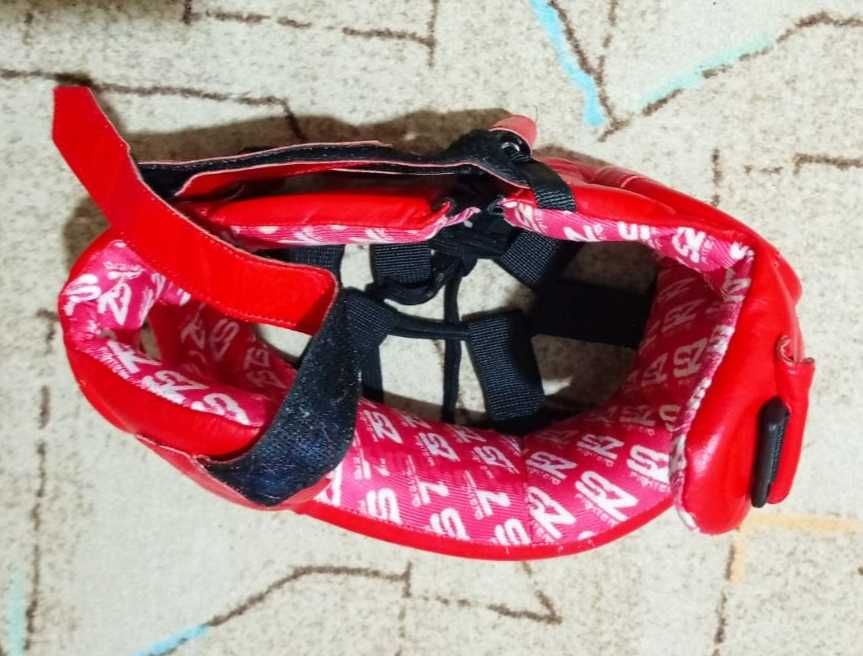 Спортна екипировка за кикбокс