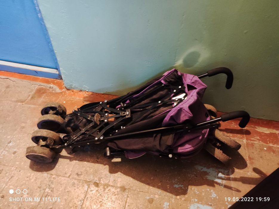 Продам коляску для прогулок