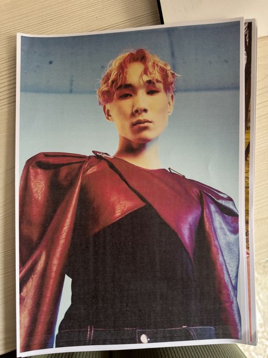 alpha постеры и их автограф.