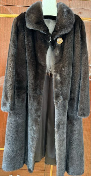Продается норковая шуба размер 54