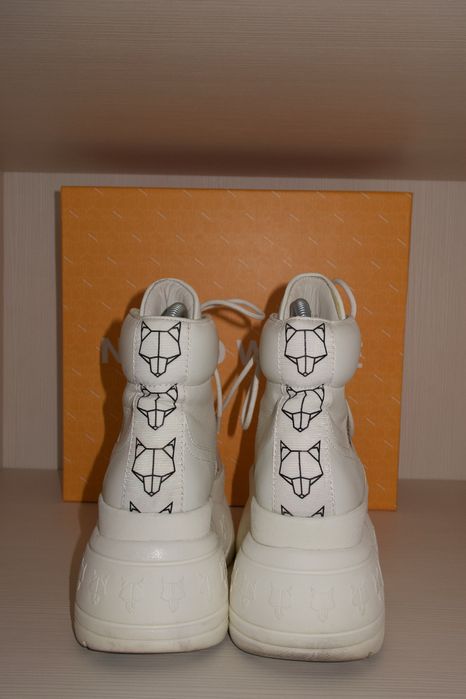 Naked Wolfe Spike – botine platformă din piele albă, mărimea 37