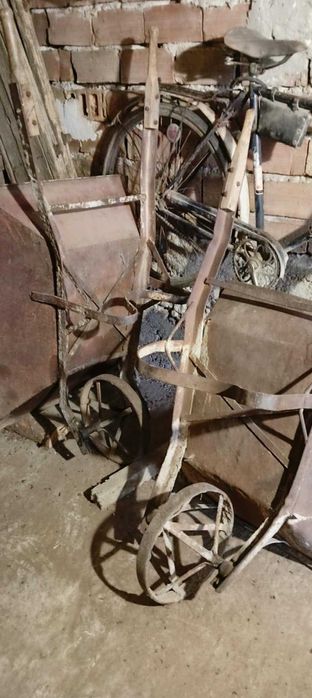 Стари ръчни колички