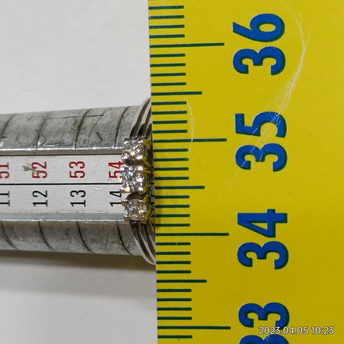 Vind inel din aur 18kt cu diamante 0,24ct