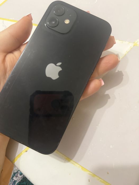Продам iPhone 12