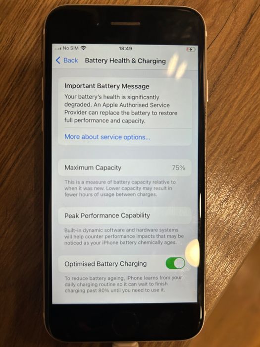iPhone SE 2 64GB - 75% батерия