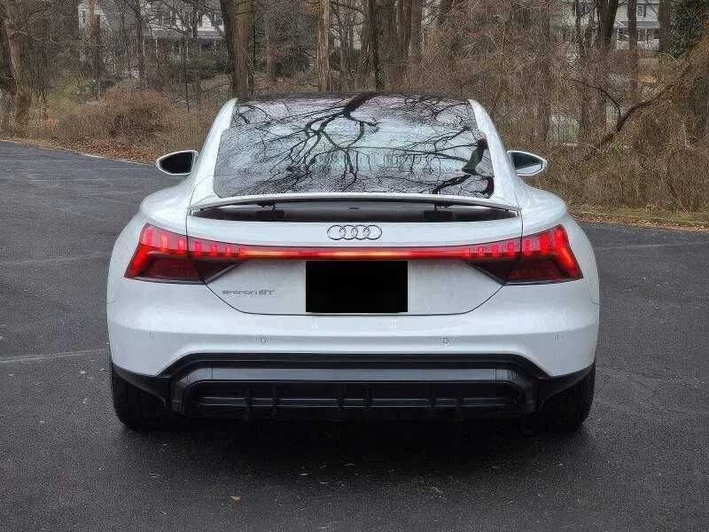 Audi e-tron GT pod zakaz