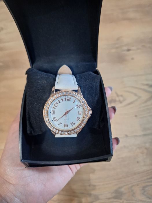 Часовници в кутийка