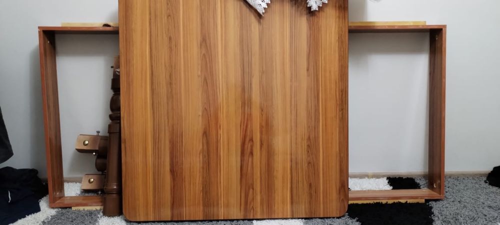 Стол со стульями