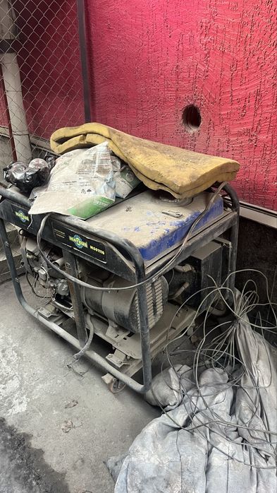 Бензиновый электро генератор