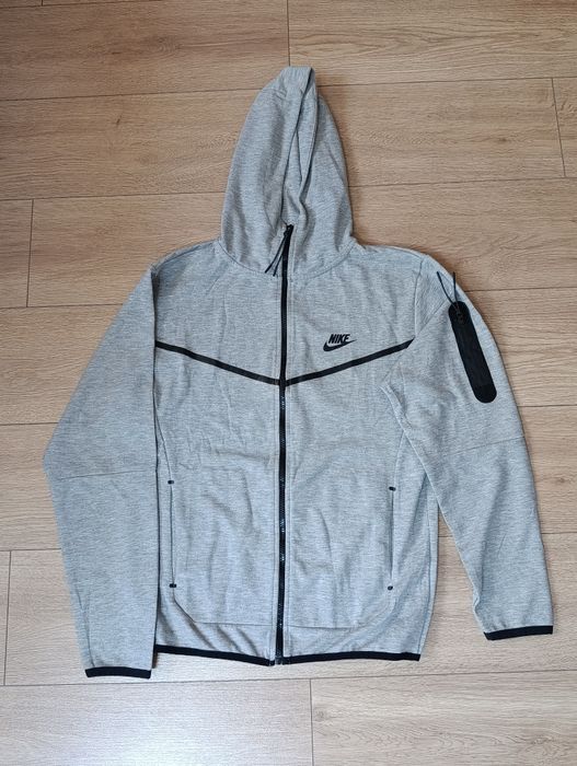 Nike tech gri, utilizat