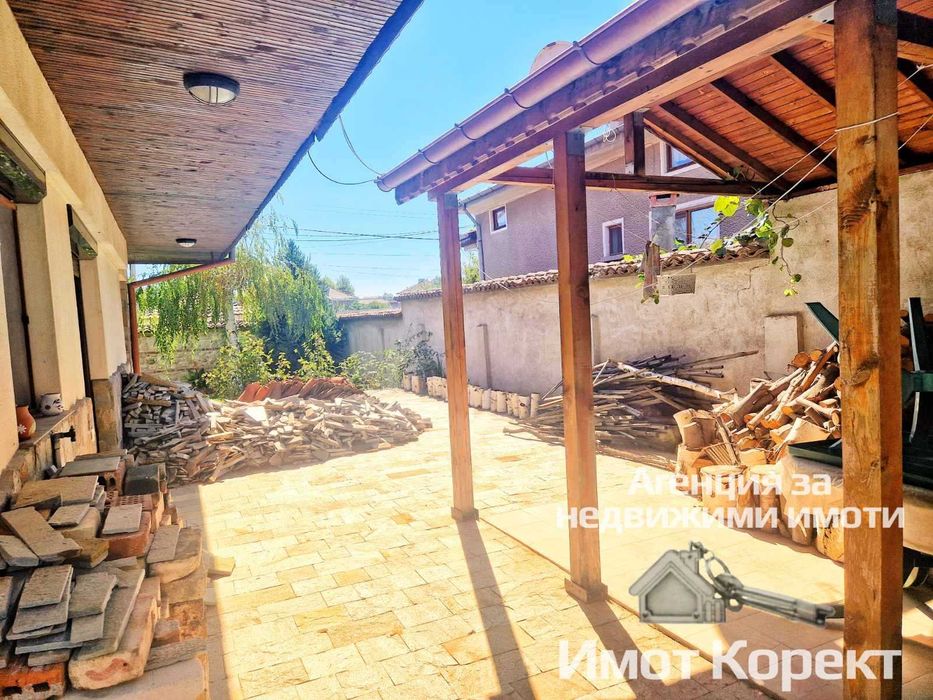 Имот Корект продава обзаведена Двуетажна Къща, с. Боянци, обл. Пловдив