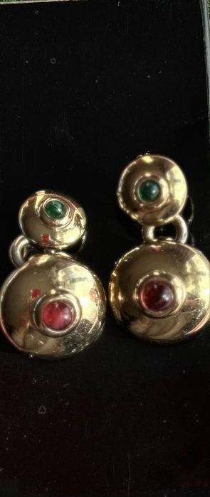 Пръстени и висулки за врат, обеци