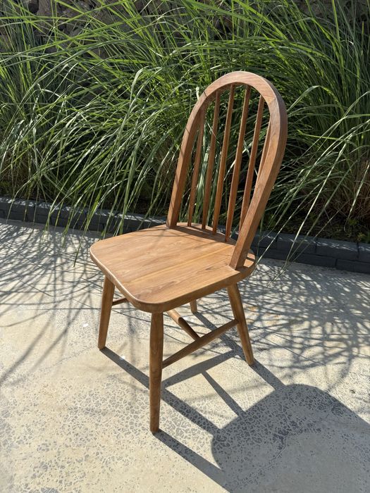 Стол от тиково дърво