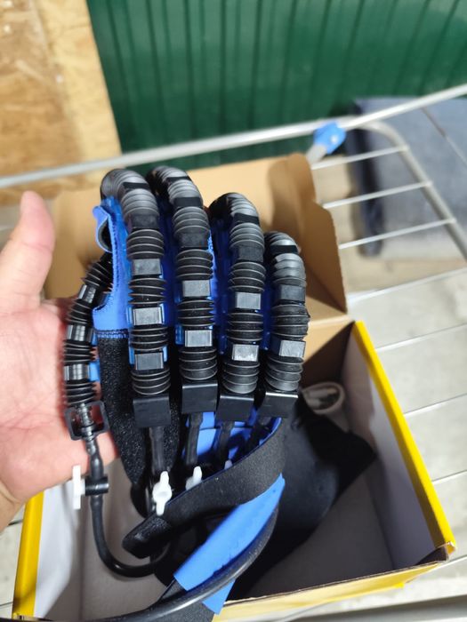 Перчатка тренажер для реаблитации рук