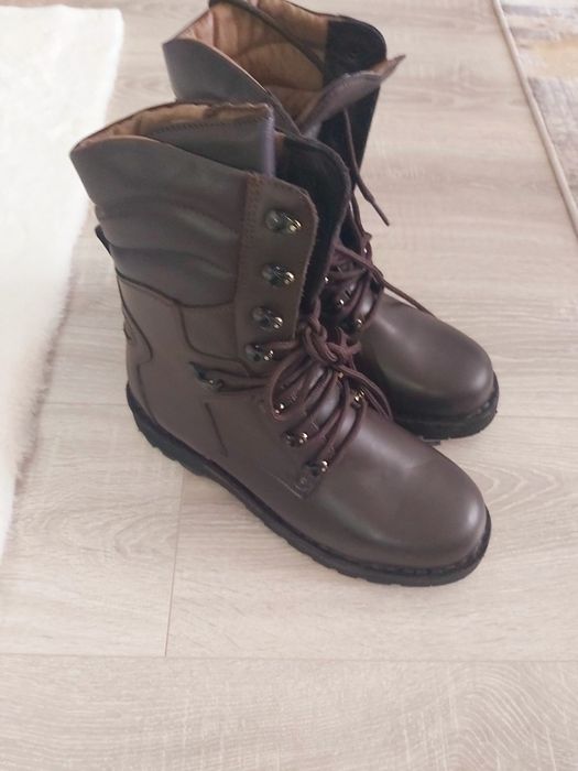 Bocanci militari/ iarna