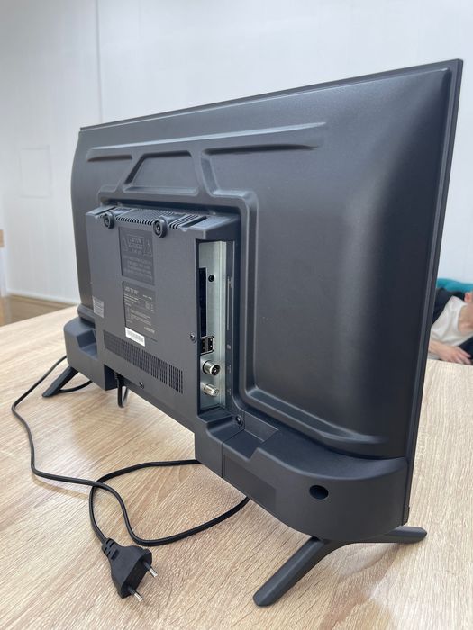 Телевизор NeLUS, 24”-61 см