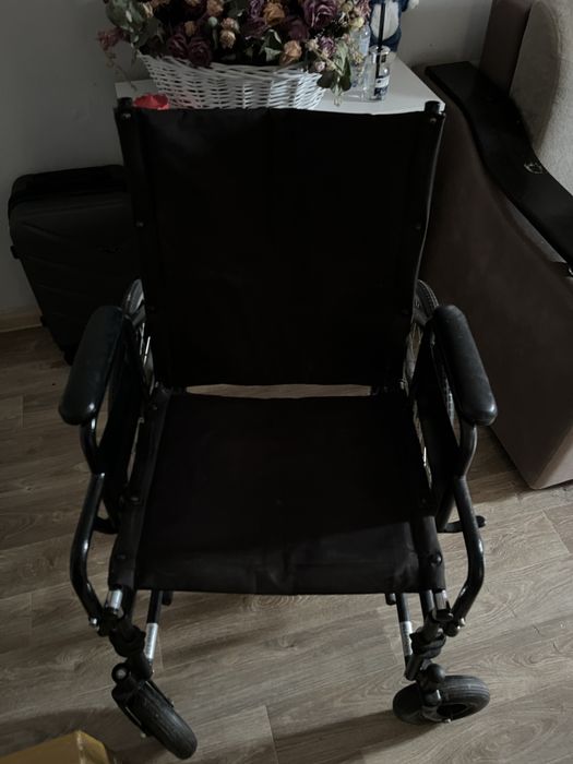 инвалидная коляска