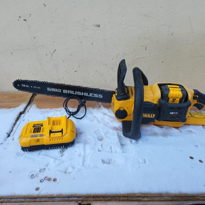 Drujbă cu acumulator Dewalt DCM575 - 54 V