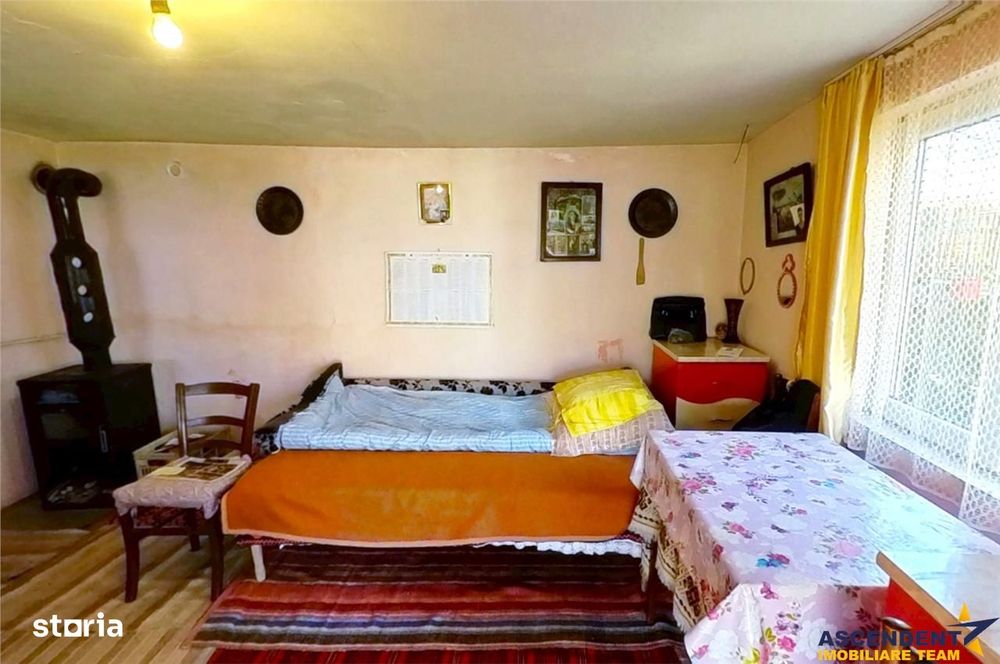 4.300 mp teren, pomicultura +casa traditionala, anexe, Craiesti, Mures
