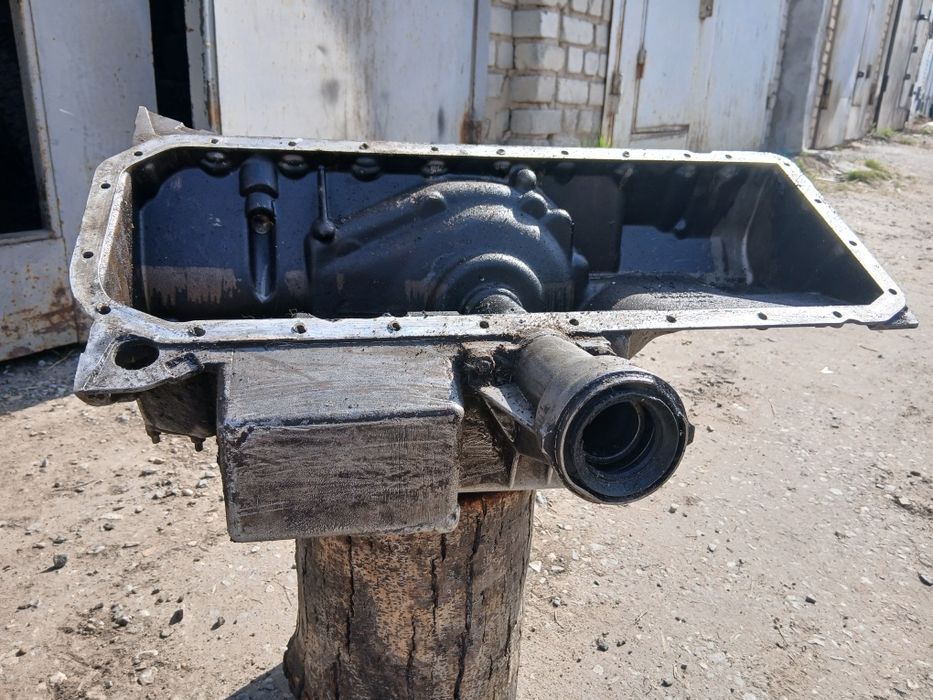 Поддон с рудуктором Бмв е34 525 ix...