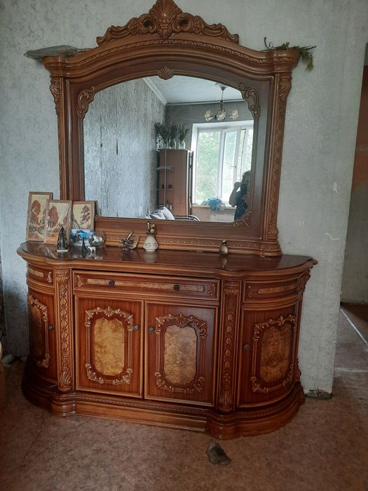 Продам шкаф, с зеркалом.