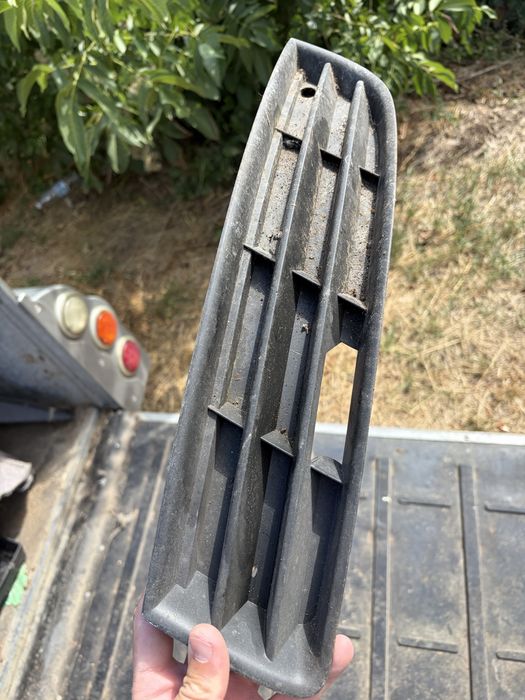 Оригинална лява решетка броня VW Passat B6 3C0853665 без халоген