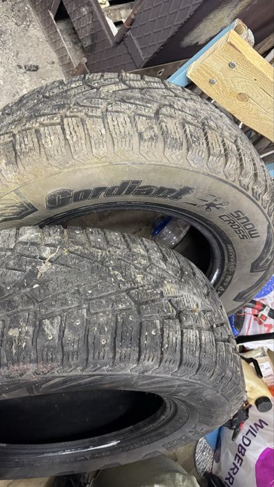 Продам два балона 265/65/17