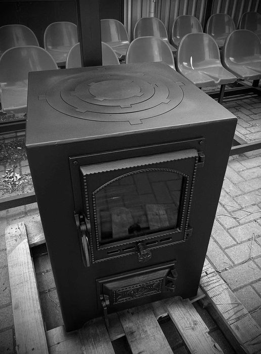 Grătar multifuncțional din metal