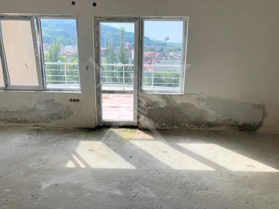 Продава се Двустаен апартамент в Асеновград - 115 кв.м за 974 €/кв.м - Снимка #1