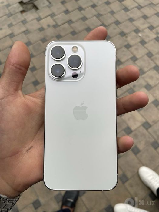 iPhone 13 pro.