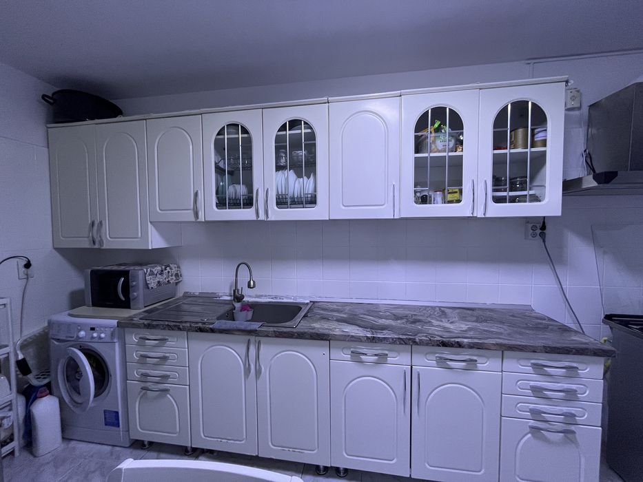 Pret negociabil,Mobila de bucatarie nou si manere antioxid ,spațioase