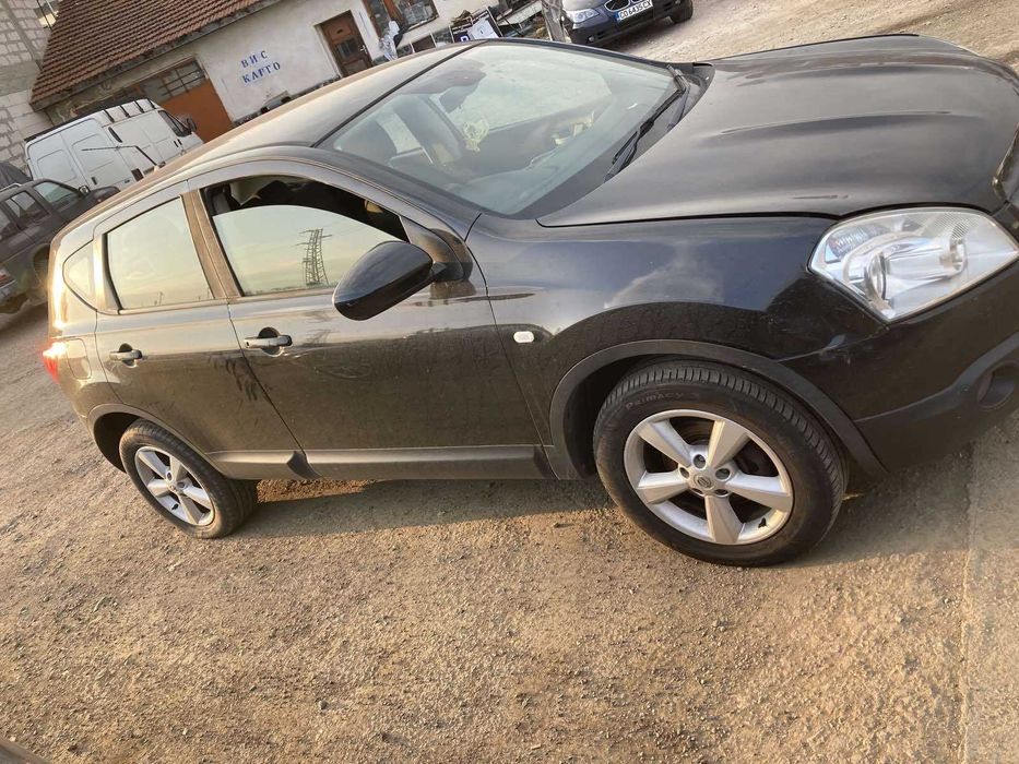 За части Nissan Qashqai 2000 кубика бензин 2008 година