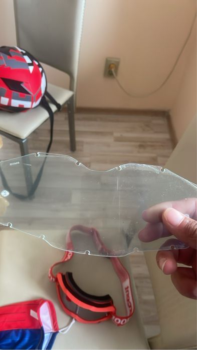 Каска 30€ Размер L и очила 40€
