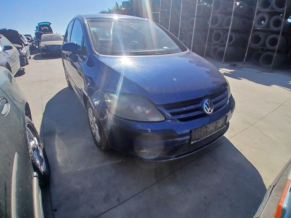 Dezmembram vw golf 5 plus 1.9 bkc