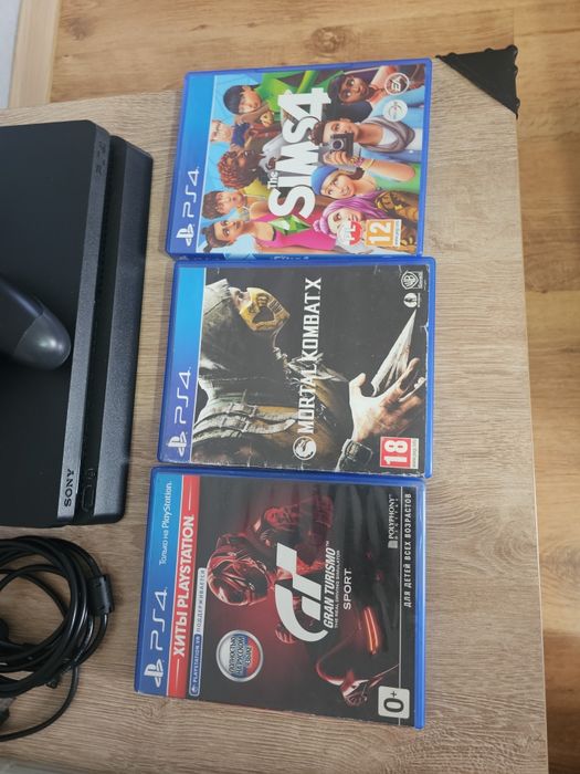 Продам PlayStation 4