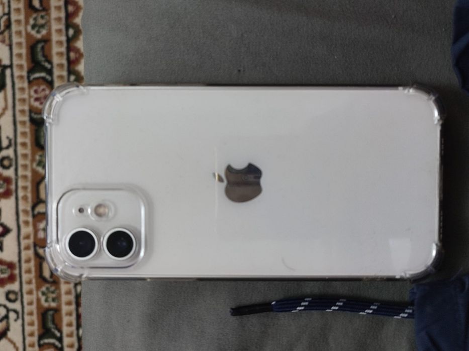 Iphone 12 в отличном состоянии