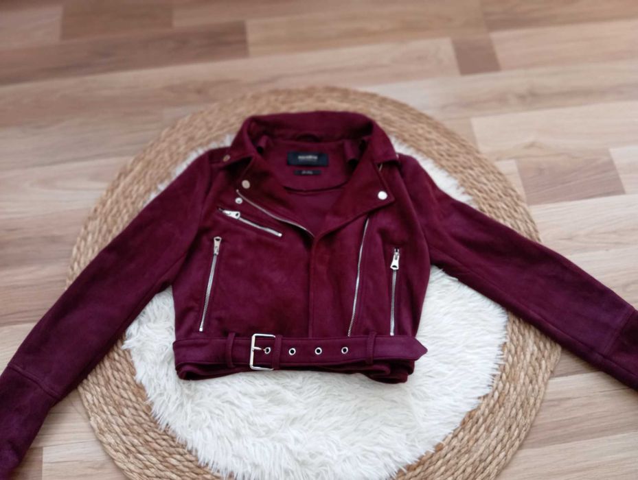 Велурено яко в модерния цвят Бордо