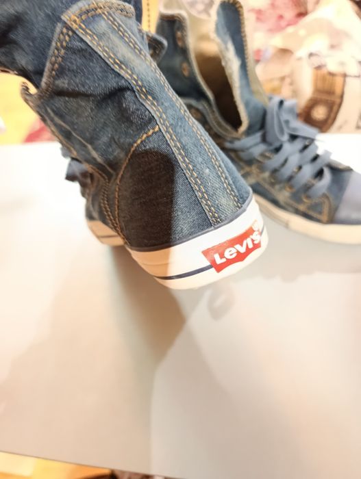 Продам Кеды Levi's оригинал!