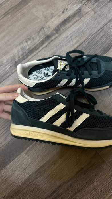 Продам кроссовки Adidas SL72
