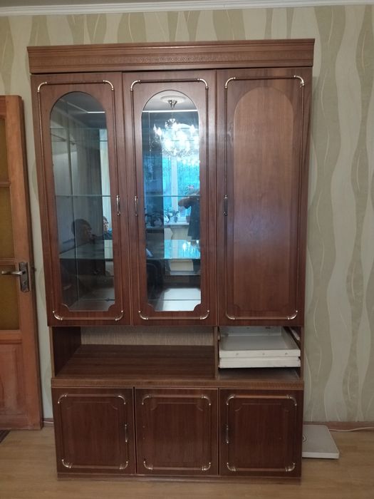 Отдам шкаф для посуды