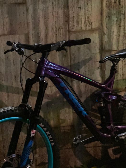 Bicicleta full suspension Trek slash 7