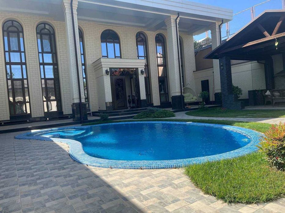 #427 Продаётся Евро дом в центре Луначарского