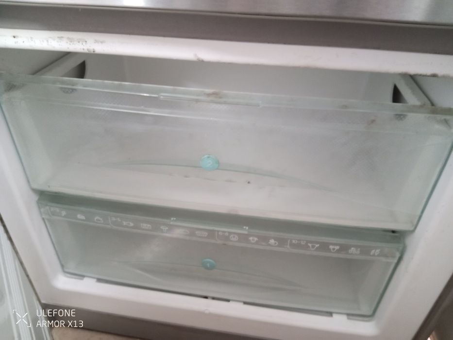 Хладилник с фризер