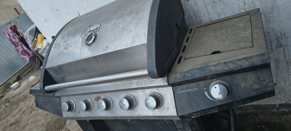 Grătar pe gaz dangrill