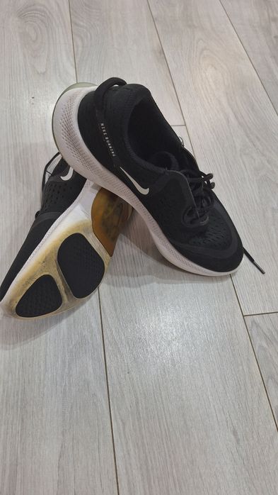 Страхотни Nike маратонки