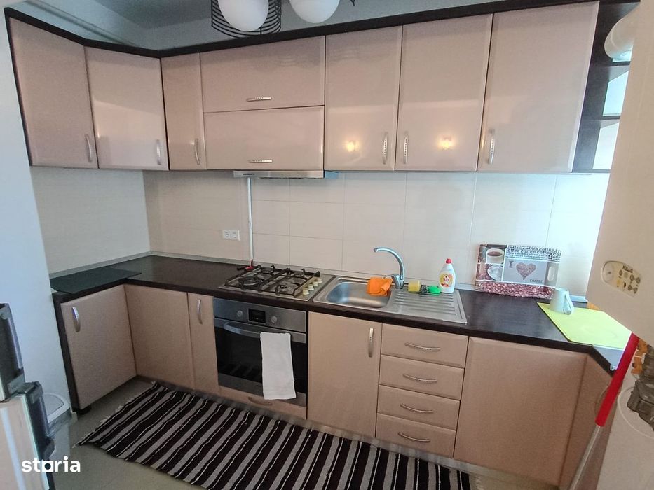 Zamca- zona cu verdeata. Apartament cu 2 camere decomandate