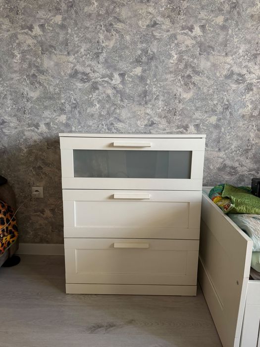 Кровать IKEA с комодом