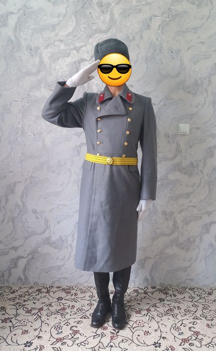 Военный парадный офицерские шинель.  Бонус  парадный ремень